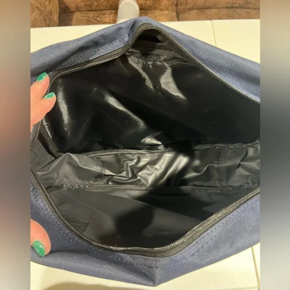 American Tourister Carry On Duffle Bag Duffel Workout Exercise Travel Tote JIT47 - Picture 3 of 5